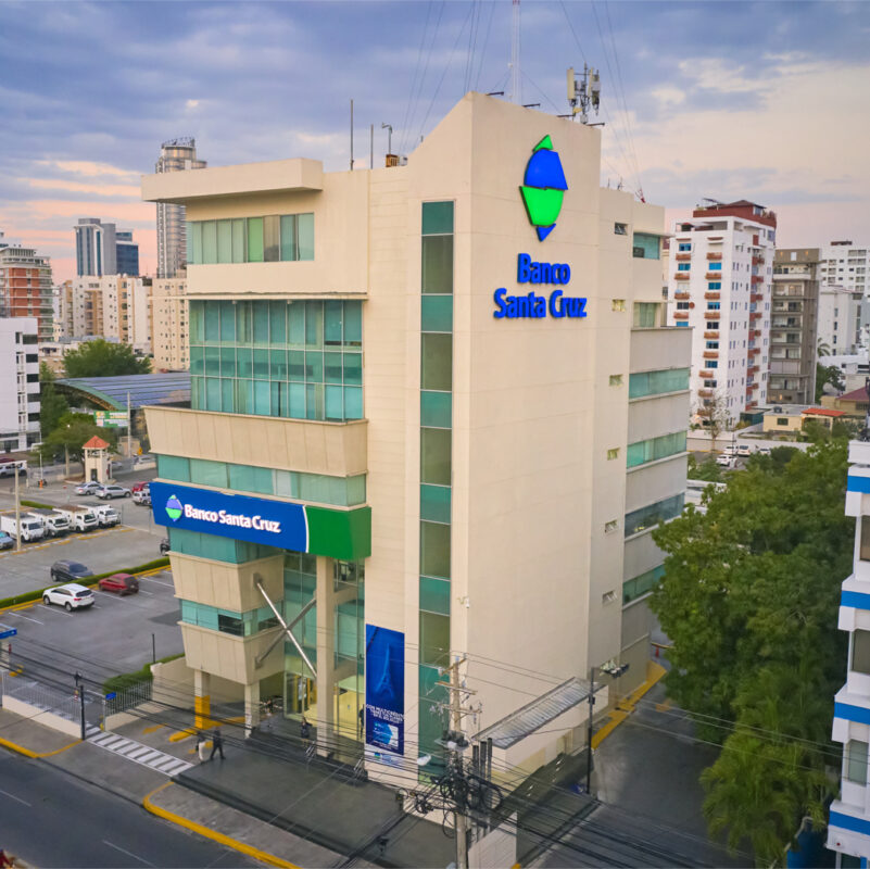 Banco Santa Cruz lleva ofertas hipotecarias a Ágora Mall para facilitar el acceso a viviendas