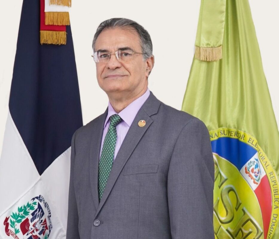 Camacho Hidalgo logra 75 % de valoración positiva