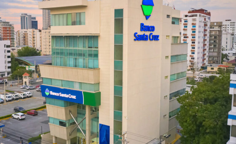 Feller Rate mejora perspectiva de Banco Santa Cruz