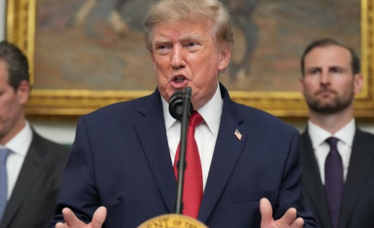 Trump ordena banderas a media asta por Dolly Parton