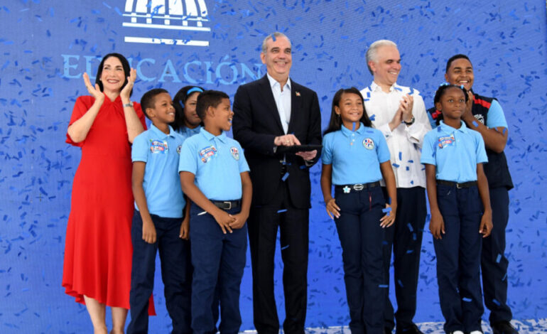 Las aulas reciben a sus estudiantes en el inicio del año escolar, con sus luces y su sombras