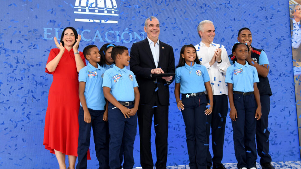 Las aulas reciben a sus estudiantes en el inicio del año escolar, con sus luces y su sombras