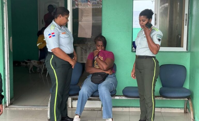 Agente de la DIGESETT ayuda a localizar a mujer reportada como desaparecida