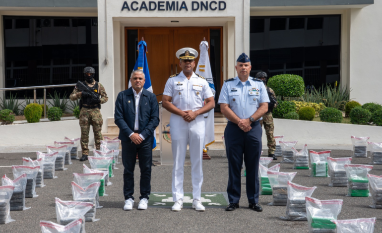 ¡Golpe al narco! DNCD incauta 1.3 toneladas de presunta cocaína en Baní