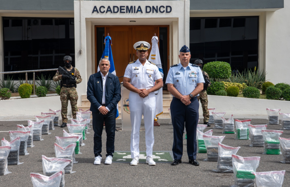 ¡Golpe al narco! DNCD incauta 1.3 toneladas de presunta cocaína en Baní