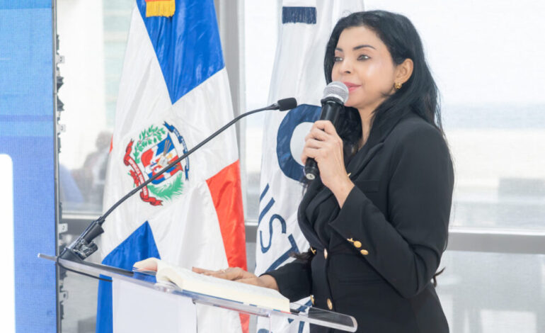 Yeni Berenice capacita a periodistas sobre el nuevo Código Penal y sus 70 nuevos delitos