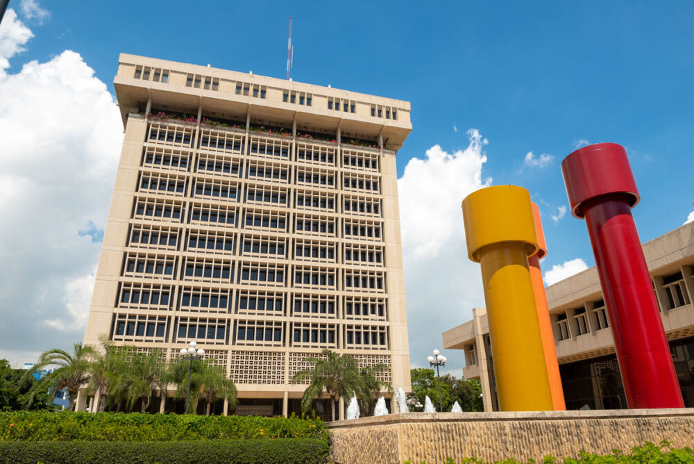 Corte condena al Banco Central a pagar US$5 millones por inmueble