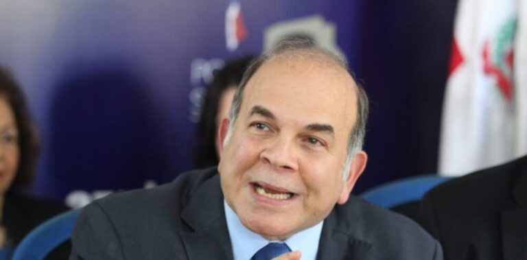 Vinicio Castillo pide revisar licitación de Indotel a empresa vietnamita por razones de seguridad nacional