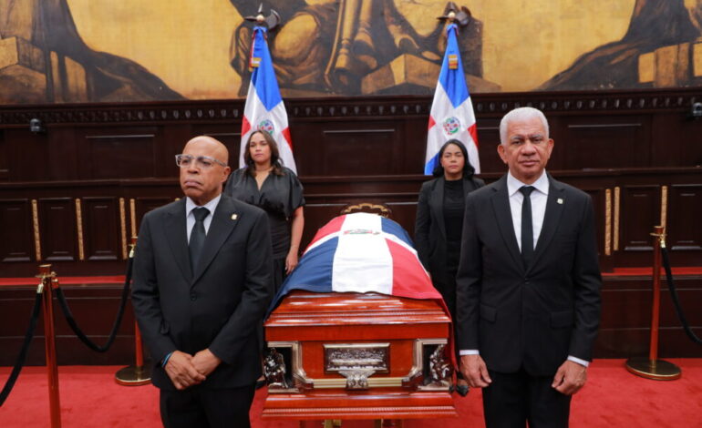 Cámara de Diputados rinde honras fúnebres a Jorge Frías