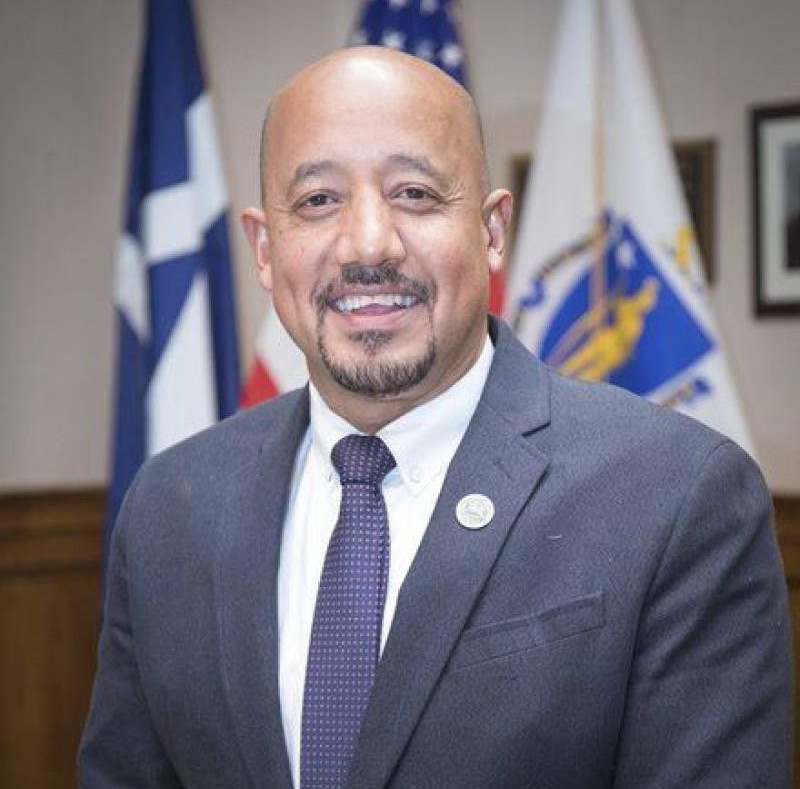 Liberan al alcalde de Lawrence tras arresto por fraude