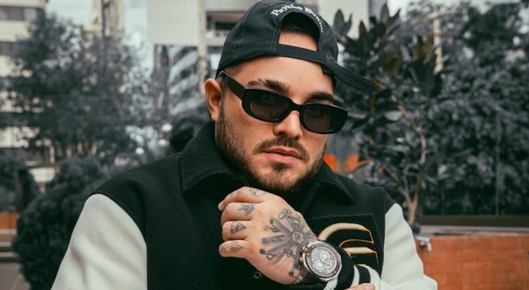 J Louis revive el “amor de antes” con “Guayoyo”