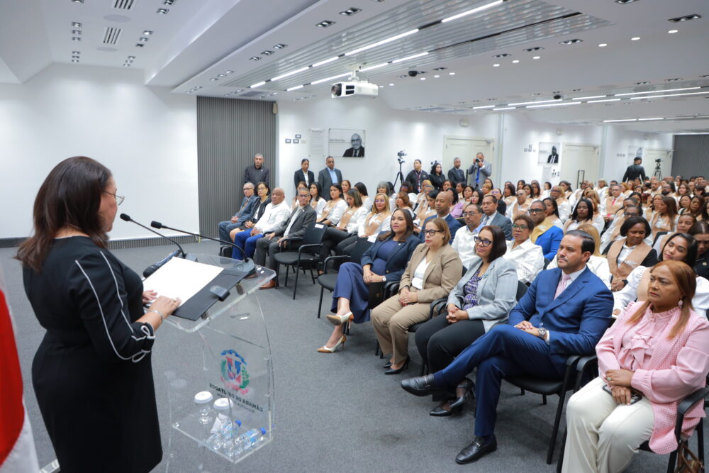 INFOTEP certifica a 267 colaboradores de la Cámara de Diputados