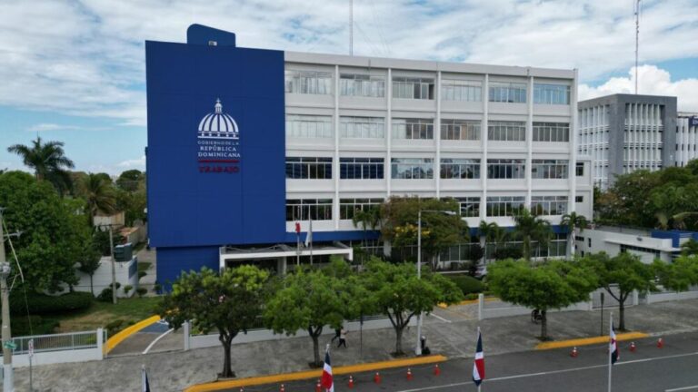 Ministerio de Trabajo recuerda que el feriado del Día de la Restauración no se mueve