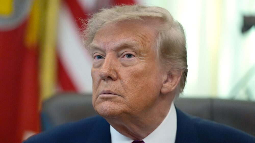Trump afirma que es “seis veces más popular” que Lincoln y Washington, pero la encuesta dice otra cosa