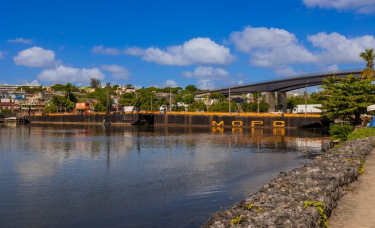 Puente Flotante cerrará este sábado por paso de embarcaciones
