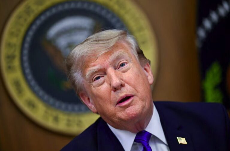 Trump exige a Irán elegir entre un acuerdo o la rendición total