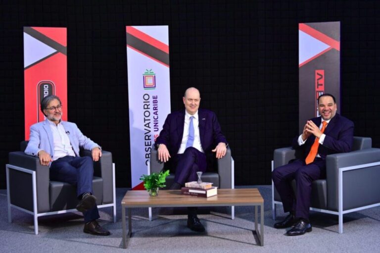 UNICARIBE recibe al ministro argentino Federico Sturzenegger