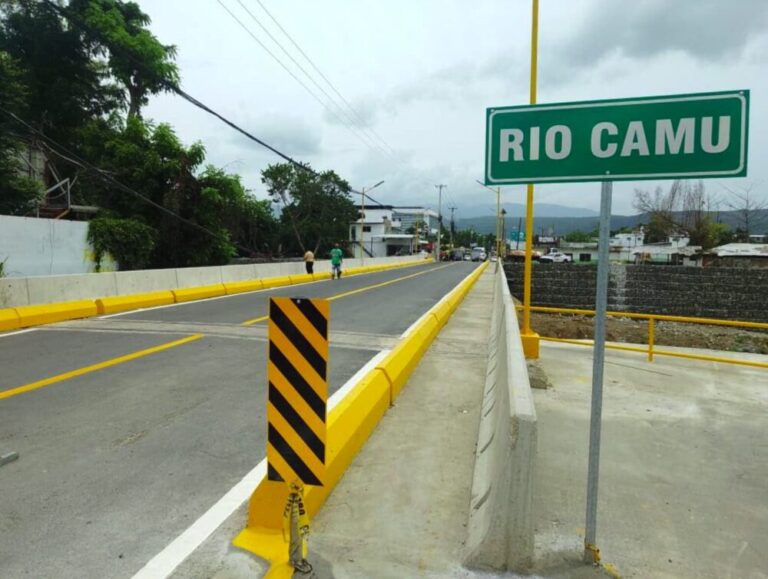 MOPC abre al tránsito el puente Antonio Guzmán en La Vega