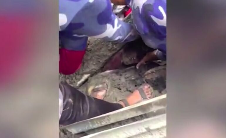 Niña de 6 años sobrevive 60 horas bajo escombros tras riada en Nepal