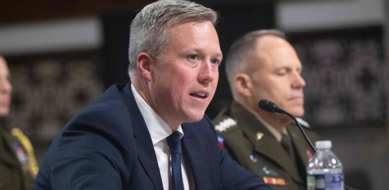 Renuncia en el Pentágono agita el liderazgo del Ejército de EE. UU.