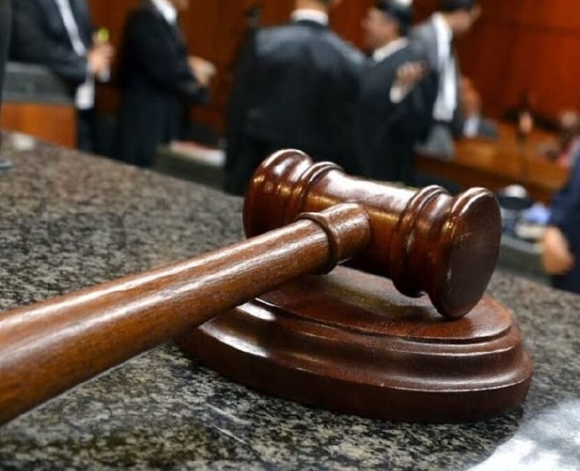 Aplazan otra vez juicio contra teniente acusado de violencia y trata