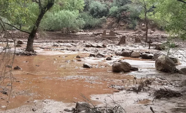 Evacúan a turistas del Gran Cañón tras fuertes inundaciones
