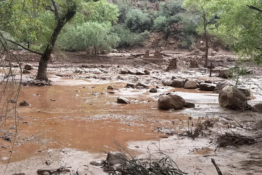 Evacúan a turistas del Gran Cañón tras fuertes inundaciones