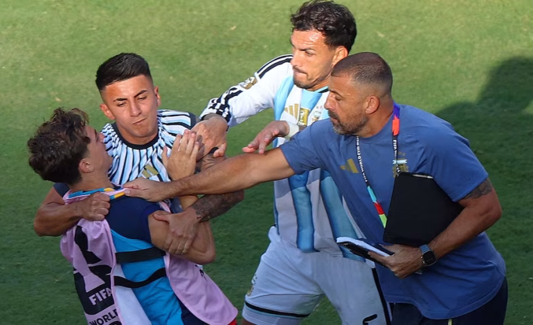 FIFA castiga a Argentina tras el Mundial: Paredes recibe 10 partidos de suspensión