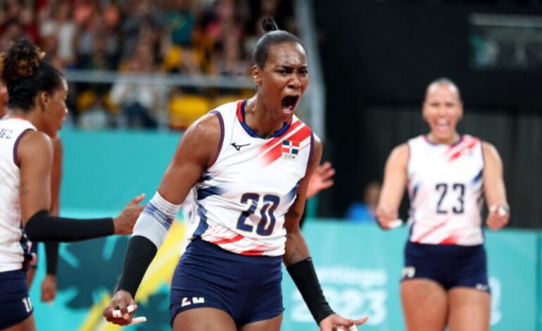 Reinas debutan con victoria