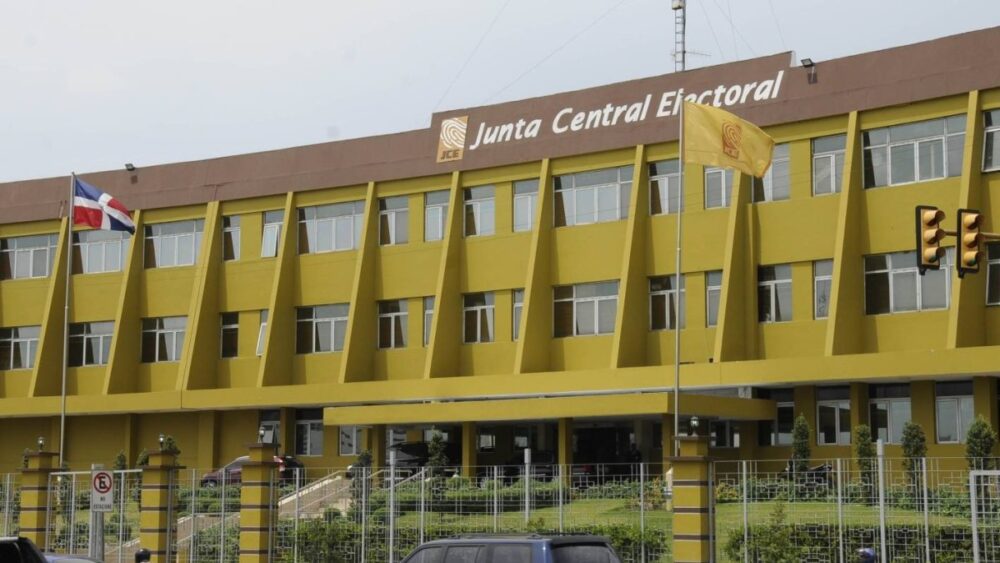 JCE pone condiciones a quienes buscan crear nuevos partidos políticos