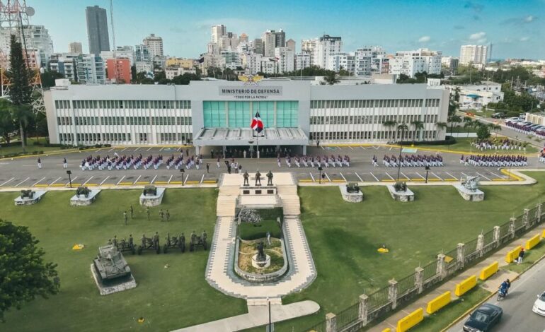 MIDE entrega RD$600 millones a 327 militares retirados; reciben fondos cinco meses después