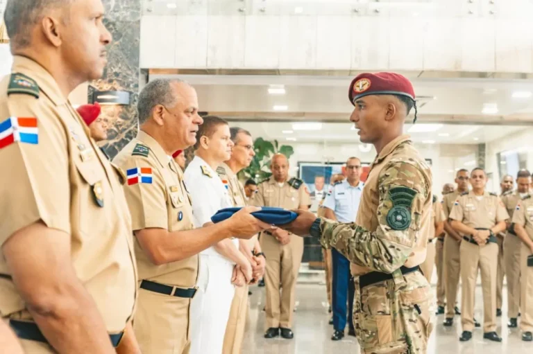Fuerzas especiales dominicanas parten a Paraguay para representar al país en Fuerza Comando 2026