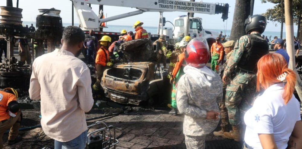 Explota tanquero en el Malecón y deja dos muertos; cierran importante tramo