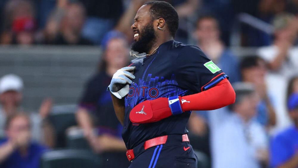 ¡Alerta por Vladdy! Conmoción lo saca del juego