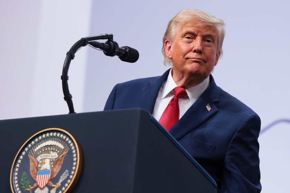 Alerta de misil obligó a cambiar en secreto el avión de Trump durante viaje a Turquía