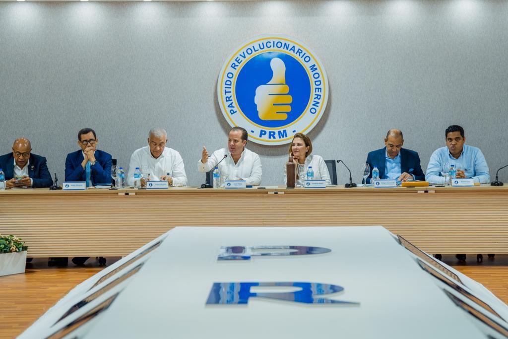 Rumores sobre cambios en el Gobierno y el PRM toman fuerza de cara a agosto