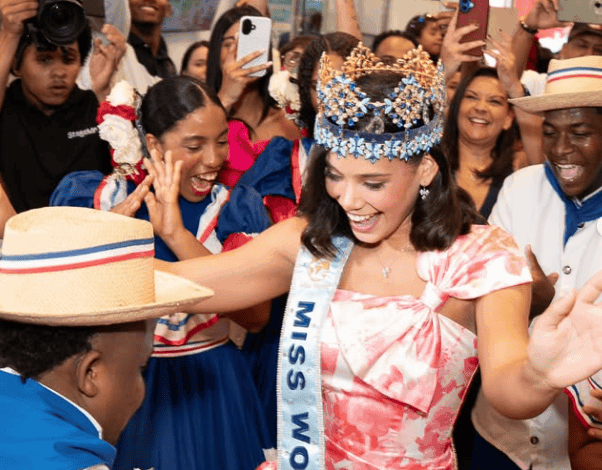 “Joheirry Mola ya está en RD: así recibieron a la nueva Miss Mundo 2026”