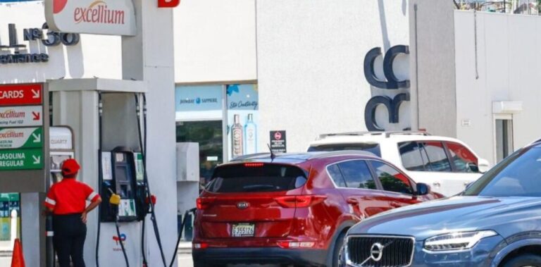 Petróleo supera US$90, pero Gobierno congela principales combustibles