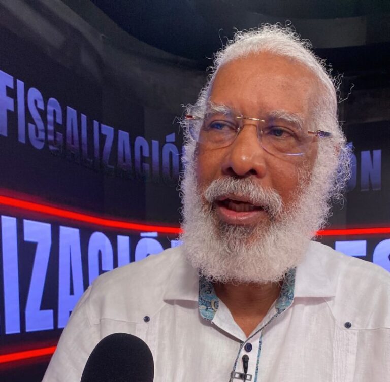Hubieres pide a sociedad civil asumir solución al caos del tránsito