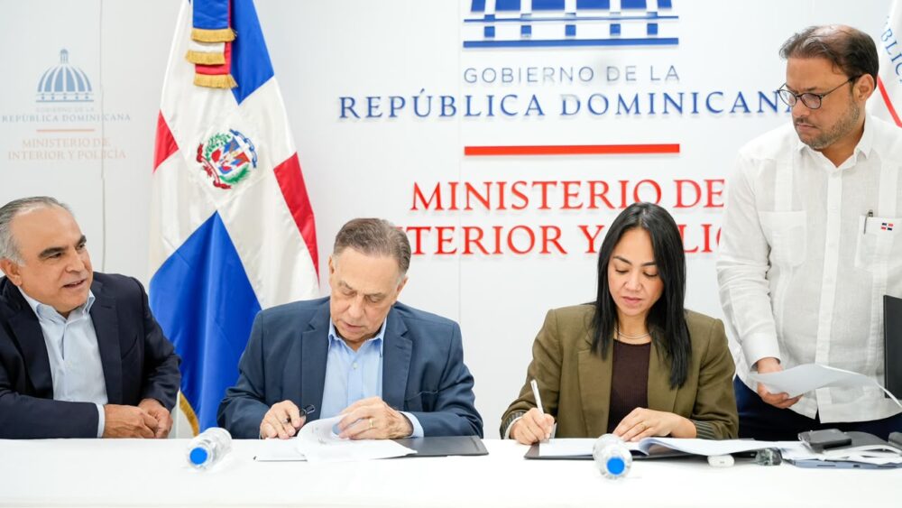MIP y empresarios de Haina acuerdan construir nueva estación de bomberos