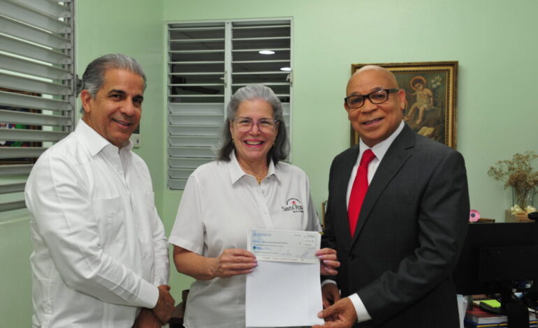 Marino Zapete dona RD$2.4 millones a instituto para estudiantes sordos