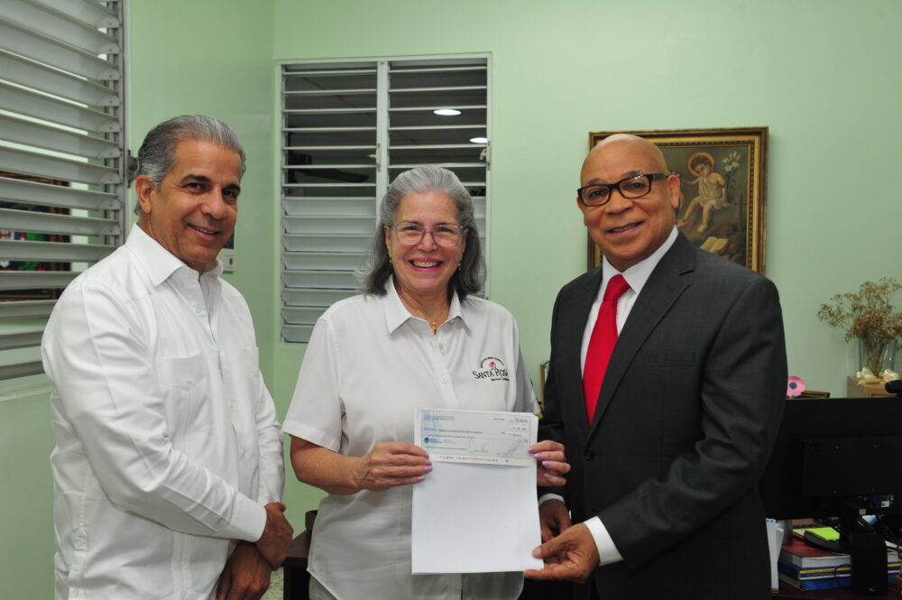 Marino Zapete dona RD$2.4 millones a instituto para estudiantes sordos