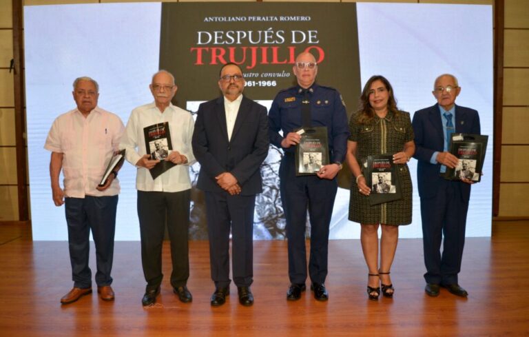 Historiadores destacan aporte del libro “Después de Trujillo” de Antoliano Peralta