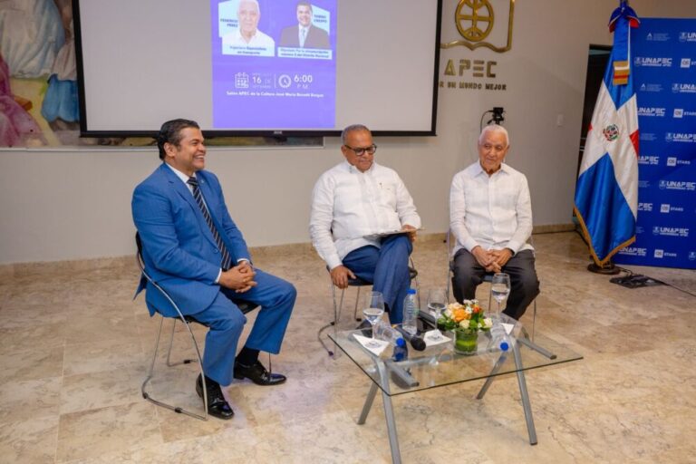 Unapec reúne expertos para analizar los retos del transporte en República Dominicana