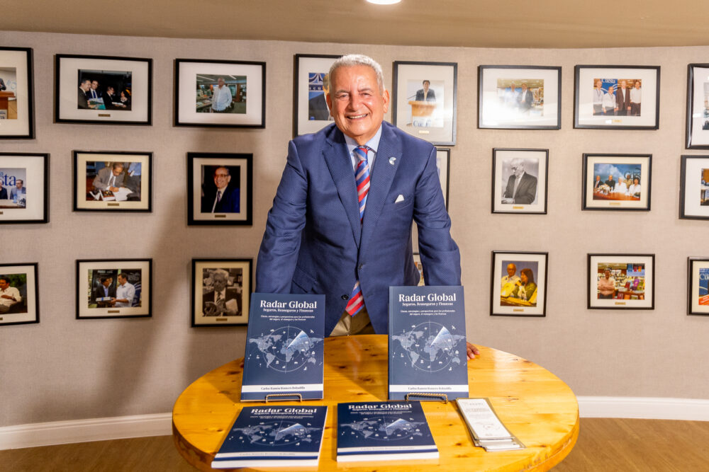 Romero Bobadilla presenta “Radar Global”, una obra sobre seguros y finanzas