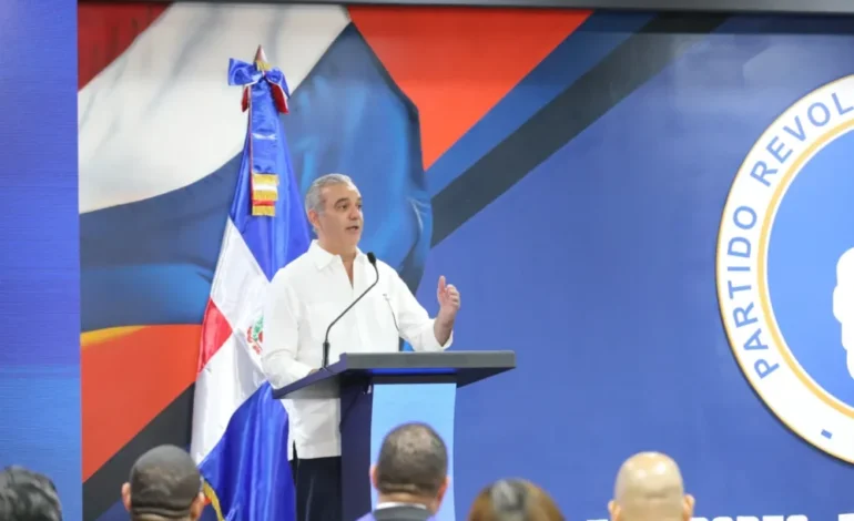 Abinader no acepta renuncia de Manuel Conde y le pide seguir al frente de la Escuela Política del PRM