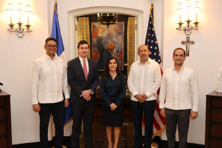 Sistema 911 fortalece cooperación tecnológica con Estados Unidos