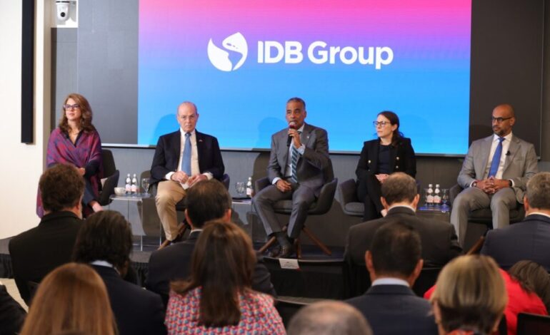 Semana Dominicana analiza oportunidades de RD en minerales críticos y seguridad energética