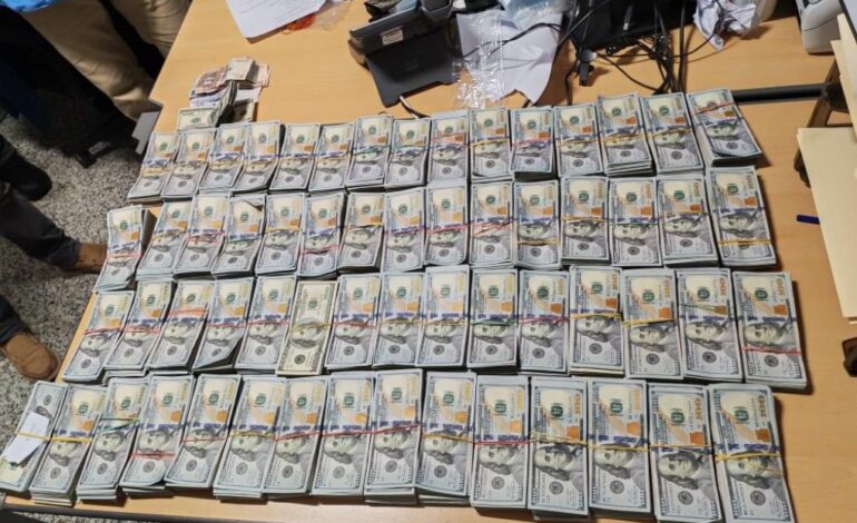 Aduanas decomisa más de US$600 mil no declarados en el AILA