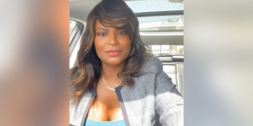 Intervienen para evitar que abogada Feliné Quezada se lanzara de un edificio en Plaza Central